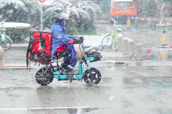 外卖“五分钟”，到底应该由谁来给？