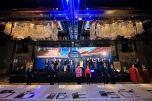 精彩回放|拥抱大湾区走向新世界——2020香港上市公司发展高峰论坛暨第八届港股100强颁奖典礼成功举办