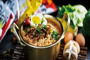 不爱做饭的年轻人，养大千亿级“宅食品”市场