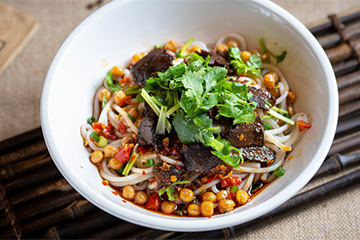 螺蛳粉、湖南米粉、南昌拌粉…谁是千亿米粉赛道之王？|米粉经济新观察