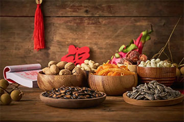 年终盘点|炒货赛道起狼烟：巨头业绩变脸，新锐线下崛起