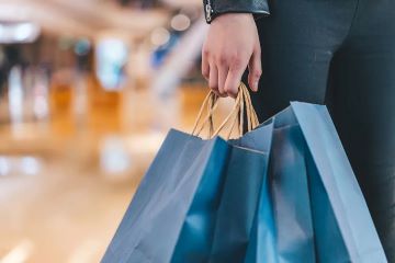 供应商的招股书里，藏着消费品牌的沉浮史