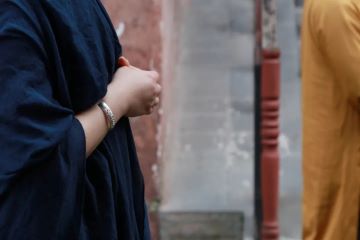 想被“救赎”的年轻人，养活了万亿疗愈经济