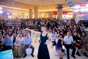 舒肤佳携宋轶举办