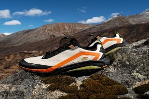 兼顾时尚与户外FILA斐乐山猫2带你探索山野