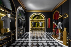 FILAICONA三里屯店开业，杨幂同款凡尔赛宫合作新品限量发售