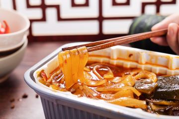 从年卖10亿到“失宠”,自热锅没能革掉方便面的命