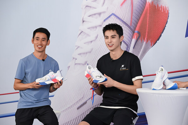 王鹤棣穿特步云跑巴黎国民碳板跑鞋360X再掀全民畅跑浪潮