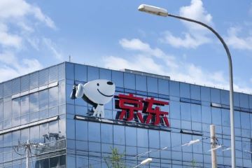 京东冲破“谣言圈”